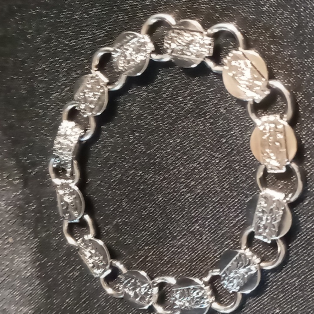 Vintage Sarah Coventry Signed Silver Bracelet. 7.5 In Long